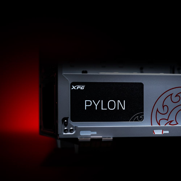 Pylon 550W 80+ Bronz Güç Kaynağı resmi